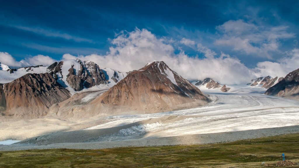 Western Mongolia 9-Day Tour | Altai Mountains & Gobi Desert