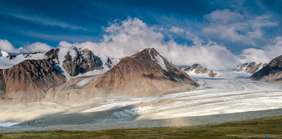 Western Mongolia 9-Day Tour | Altai Mountains & Gobi Desert